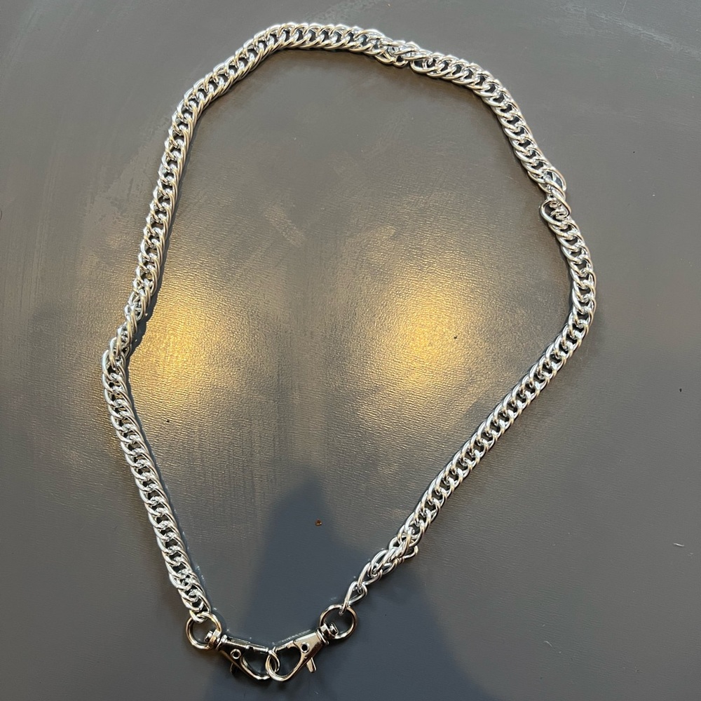 Multi-use metal chain accessory